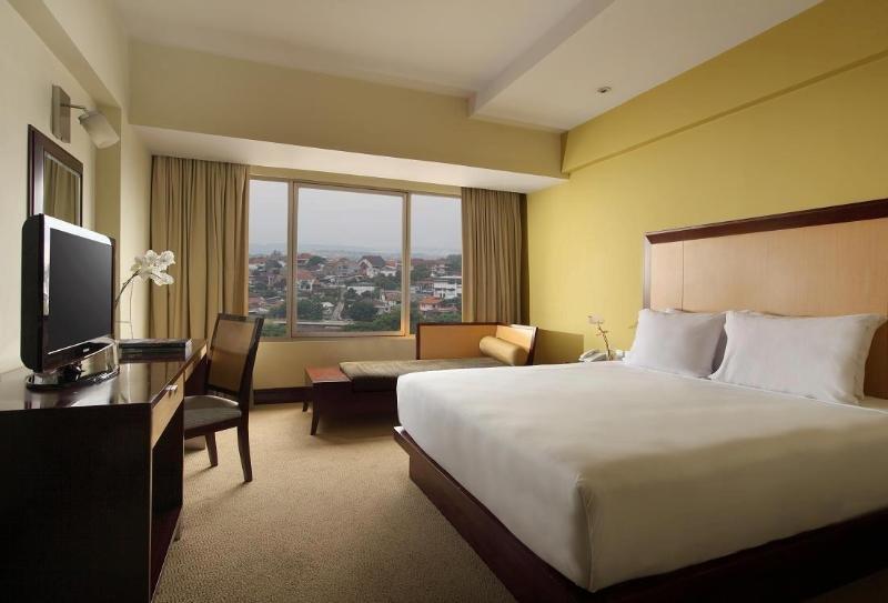Hotel Santika Premiere Semarang Exterior foto