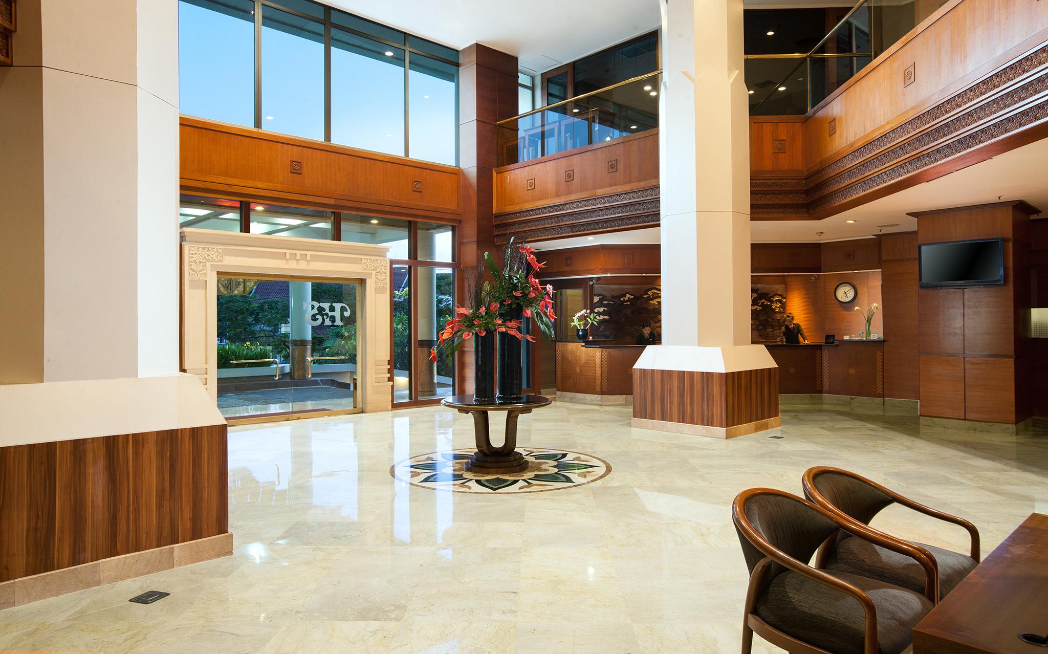 Hotel Santika Premiere Semarang Exterior foto